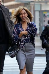 Beyonce Street Style - Out in New York City - October 2014