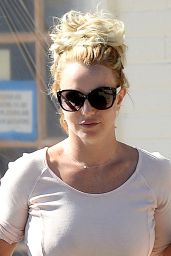 Britney Spears Street Fashion - Out in Thousand Oaks - November 2014