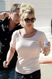Britney Spears Street Fashion - Out in Thousand Oaks - November 2014