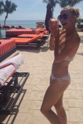 Caroline Wozniacki in a Bikini - Holiday in the Bahamas - November 2014