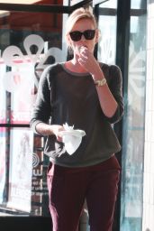 Charlize Theron & Sean Penn Street Style - Stop to Get Some Frozen Yogurt - November 2014