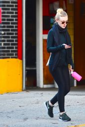 Dakota Fanning Street Style - Out in Soho, New York City - November 2014