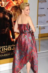 Elizabeth Banks – ‘The Hunger Games: Mockingjay Part 1′ Premiere in Los Angeles