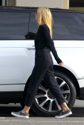 Gwyneth Paltrow Street Style - Heads to a Local Office - November 2014