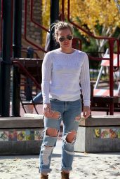 Hilary Duff in Ripped Jeans - Out for Breakfast in West Hollywood - November 2014