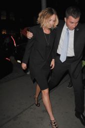Jennifer Lawrence Nigh Out Style - Going to Dinner in New York City - November 2014