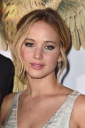 Jennifer Lawrence – ‘The Hunger Games: Mockingjay Part 1′ Premiere in Los Angeles