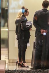Jessica Biel Casual Style - Leaving CAA Building in Los Angeles - Nov. 2014