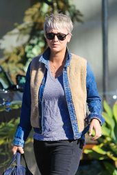Kaley Cuoco Casual Style - Out in Los Angeles, November 2014