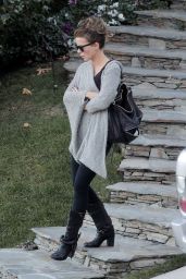 Kate Beckinsale Style - Out in Los Angeles, November 2014