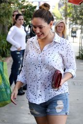 Kelly Brook Leggy in Jeans Shorts - Goes for Lunch at Little Next Door in West Hollywood