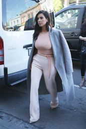 Kim Kardashian Street Style - Out in Melbourne, November 2014