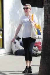 Kirsten Dunst Booty in Tights - Out in Studio City, October 2014