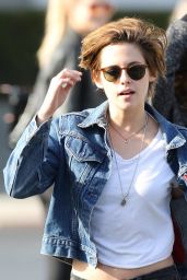 Kristen Stewart in Jeans - Out With Riley Keough and Friends in Santa Barbara, November 2014