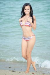 Lisa Opie Bikini Candids - on the Beach in Miami, November 2014