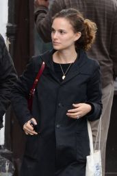 Natalie Portman Street Style - Out in Paris, November 2014
