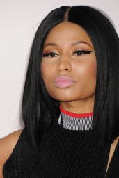 Nicki Minaj Red Carpet Photos - 2014 American Music Awards in Los Angeles