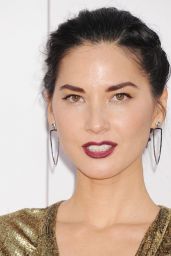 Olivia Munn on Red Carpet - 2014 American Music Awards in Los Angeles