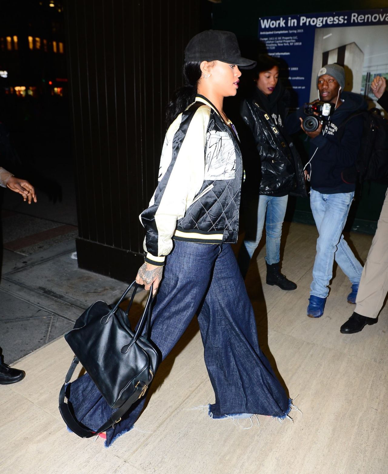 Rihanna Style - Heading to Jay-Z's Office in New York City - November ...