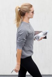 Rosie Huntington-Whiteley in Leggings - Leaving the Gym in West Hollywood - November 2014
