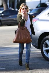 Sarah Michelle Gellar Street Style- Out in Beverly Hills, November 2014
