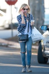 Sarah Michelle Gellar Street Style - Out in Los Angeles, November 2014