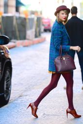 Taylor Swift Fashion - Arriving at Her Apartment in New York City - November 2014