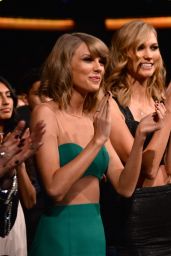 Taylor Swift on Red Carpet - 2014 American Music Awards in LA