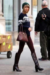 Taylor Swift Street Style - Leaving Her Apartment in New York City - November 2014