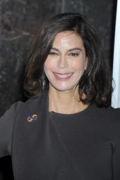 Teri Hatcher Style - Lights The Empire State Building in New York City - November 2014