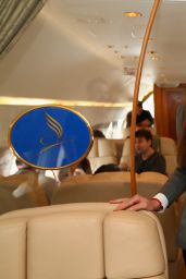 Ana Ivanovic as Chief-Stewardess Enjoy at Flug von Manila nach Singapur