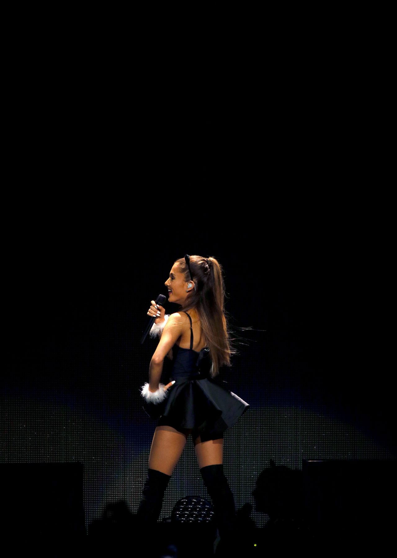 Ariana Grande Performs at 101.3 KDWBs Jingle Ball 2014 in 