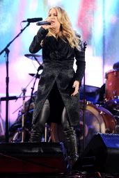Carrie Underwood - 2014 World AIDS Day (RED) Concert at Times Square in New York City