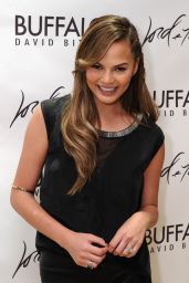 Chrissy Teigen Style - Lord & Taylor Flagship Guys