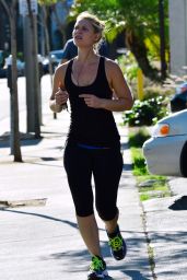 Claire Danes in Leggings - Jogging Around Sunset Boulevard - December 2014
