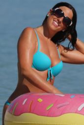 Claudia Romani Wearing a Bikini in Miami - December 2014