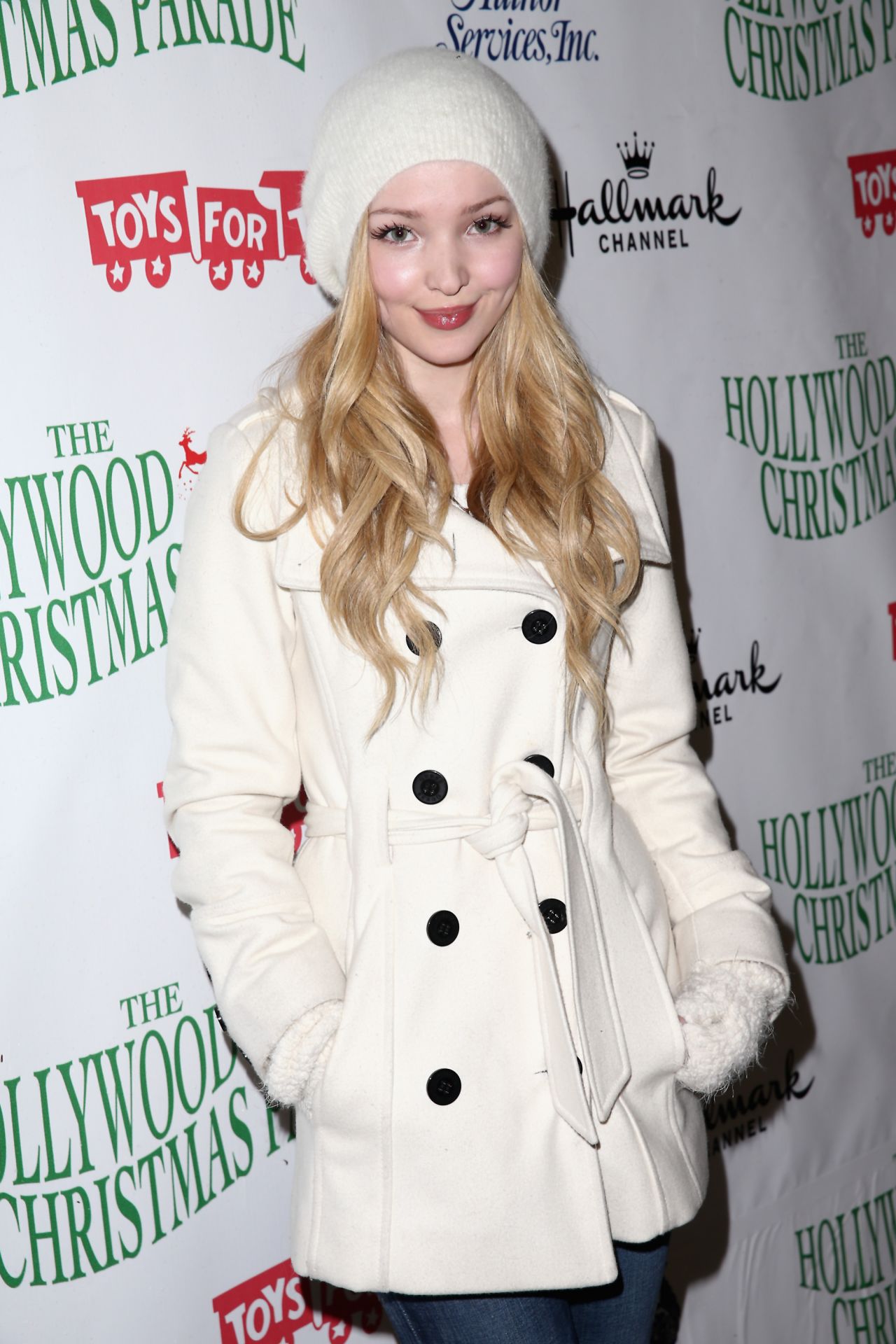 Dove Cameron – 2014 Hollywood Christmas Parade in Hollywood