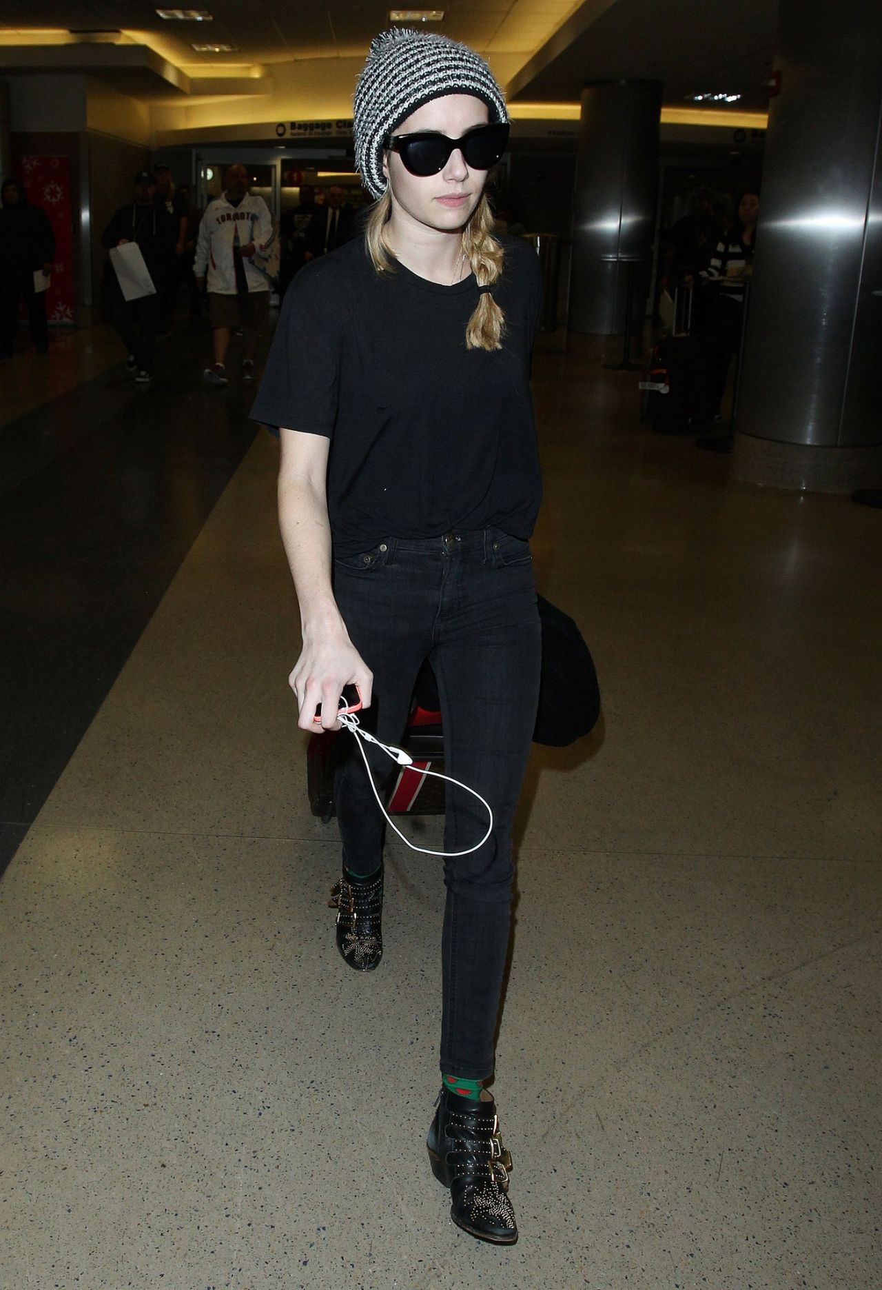 Emma Roberts Casual Style - Arrives at LAX Airport, Dec. 2014 • CelebMafia