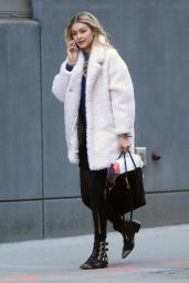 Gigi Hadid Street Style - Arrives at Tribeca Photo Studio, December 2014