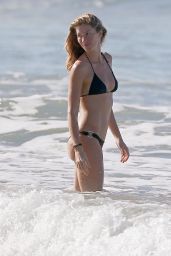 Gisele Bundchen Bikini Candids - Costa Rica, December 2014