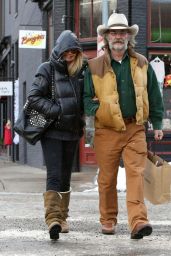 Goldie Hawn Winter Style- Out in Aspen - December 2014