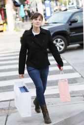 Jennifer Garner Street Style - Out in Brentwood, December 2014