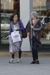 Jennifer Lawrence Street Style - Shopping Bargains on 