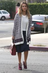 Jessica Alba Street Fashion - Running Errands In Los Angeles - Dec. 2014