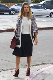 Jessica Alba Street Fashion - Running Errands In Los Angeles - Dec. 2014