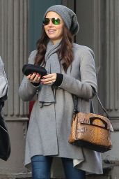 Jessica Biel Street Style - Out Shopping in New York City - December 2014
