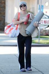 Kaley Cuoco - Leaving a Yoga Class in Los Angeles - December 2014