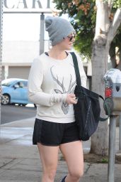 Kaley Cuoco Street Style - Out in Los Angeles, Dec. 2014