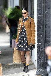 Katy Perry Street Style - Shopping in Surry Hills, Dec. 2014