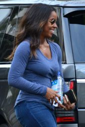 Kelly Rowland Casual Style - Shopping at Nieman Marcus in Beverly Hills - December 2014